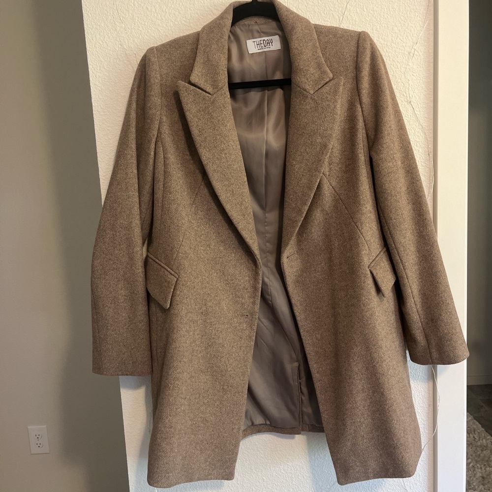 *Free Gift W Purchase* Vintage thick wool oversized light brown blazer. Size S